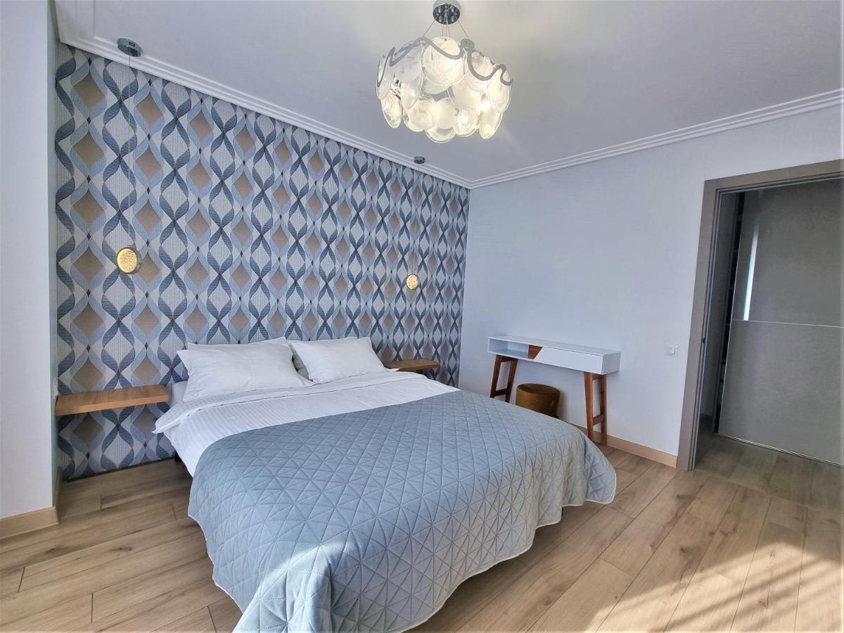 Світло Цілодобово Сучасні Апартаменти Біля Парку Топільче Ternopil Exterior photo